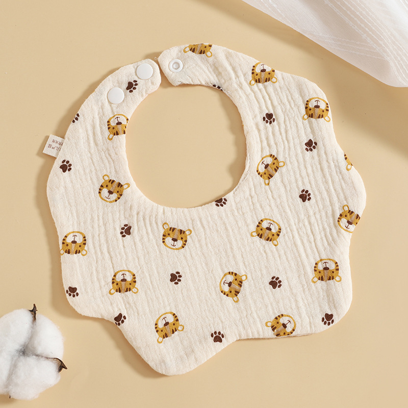 Petal-shaped bib (5).jpg