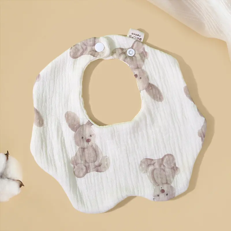 Petal-shaped bib (2).jpg